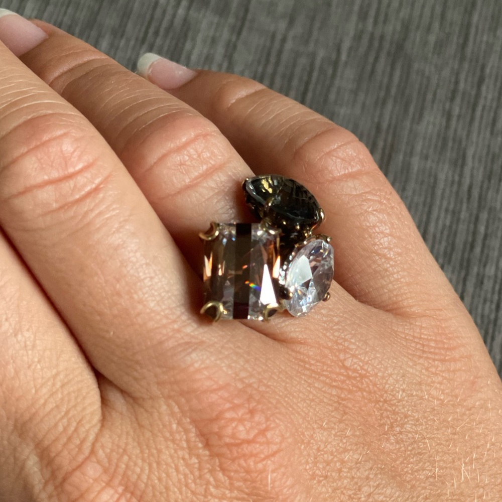Henri Bendel ironic ring with dust bag - Picture 3 of 5